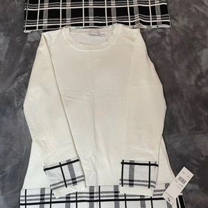 Notations Women’s 2  piece￼ white Black Sweater With Scarf ￼Size M